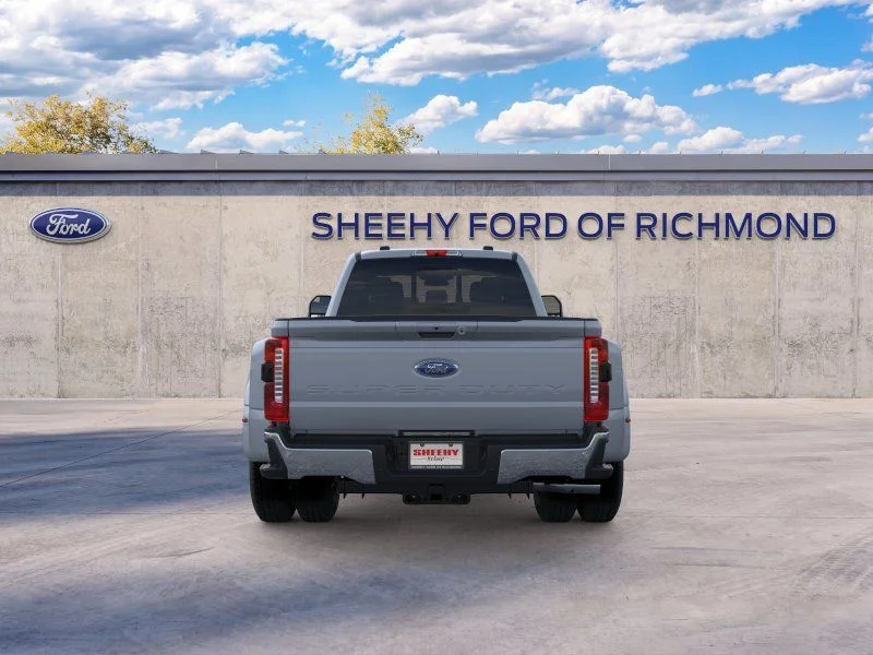 New 2026 Glacier Gray Metallic Tri-Coat Ford Lariat image 6