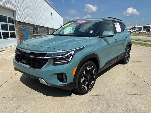 Used 2025 Blue Kia SX image 4