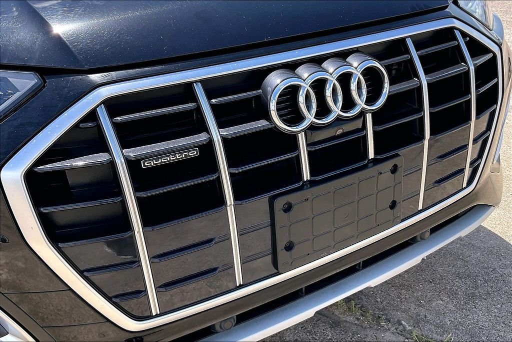 Used 2021 Brilliant Black Audi 45 Premium Plus image 34