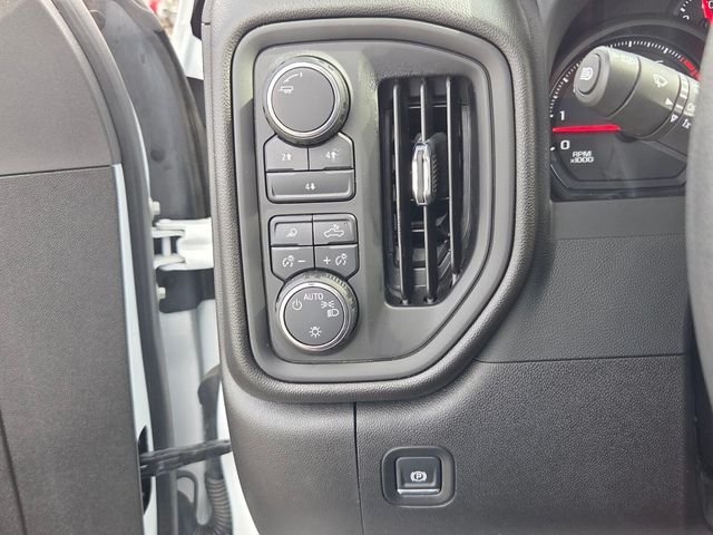 Used 2025 White Chevrolet Custom image 24