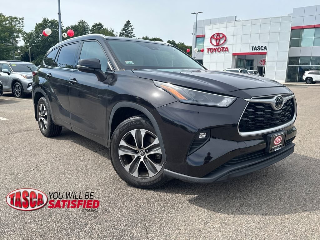 Used 2022 Brown Toyota XLE image 1