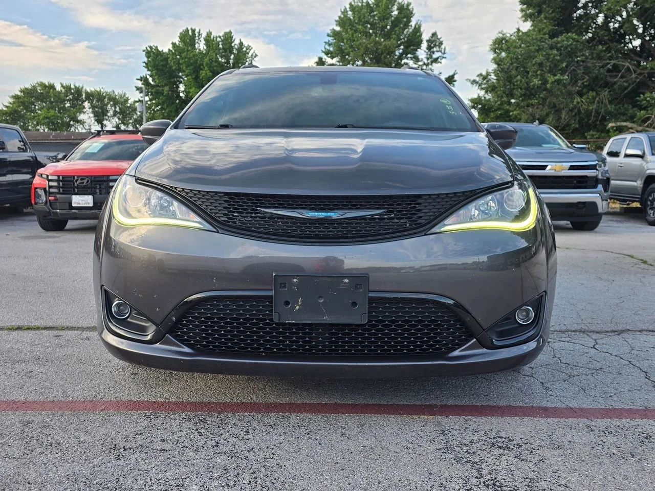 2020 Chrysler Pacifica Hybrid Touring L's photo