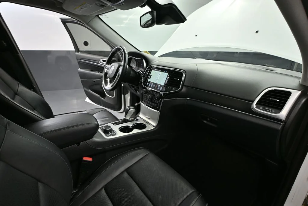 Used 2021 Off-white Jeep Summit image 43