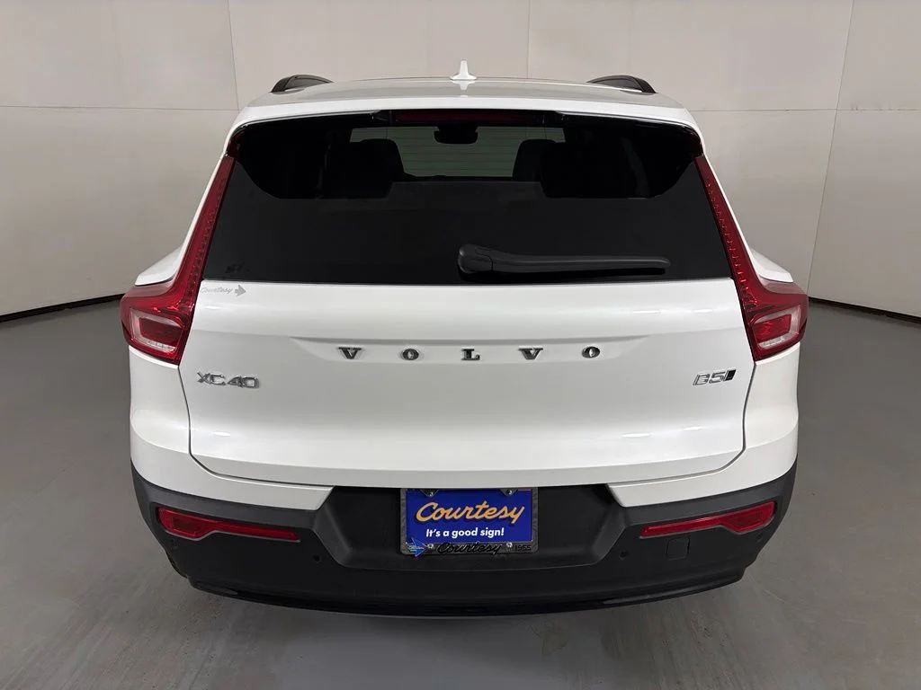 New 2026 Crystal White Volvo Plus image 7
