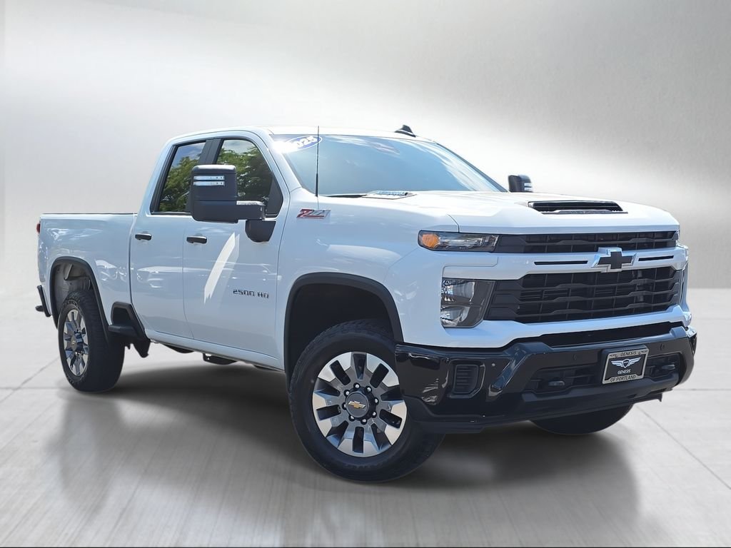 2025 Chevrolet Silverado HD Custom 4WD Double Cab Standard Box's photo