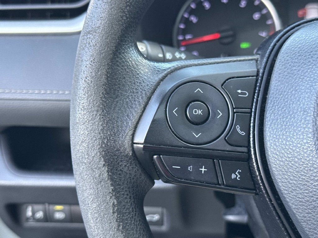 Used 2021  Toyota XLE image 41