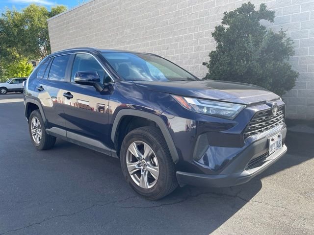 Used 2025  Toyota XLE image 1