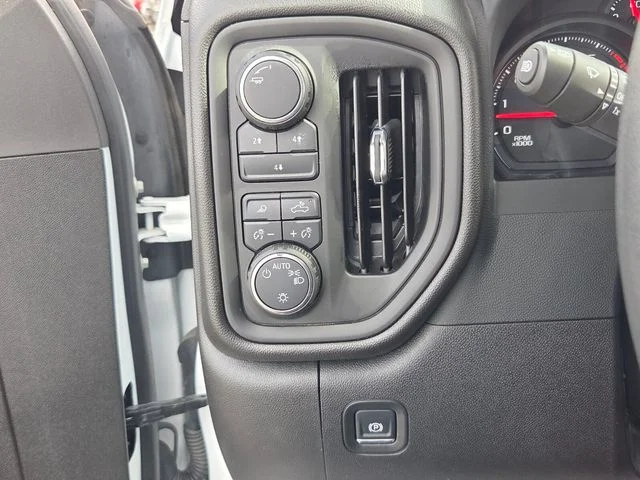 Used 2025 White Chevrolet Custom image 24
