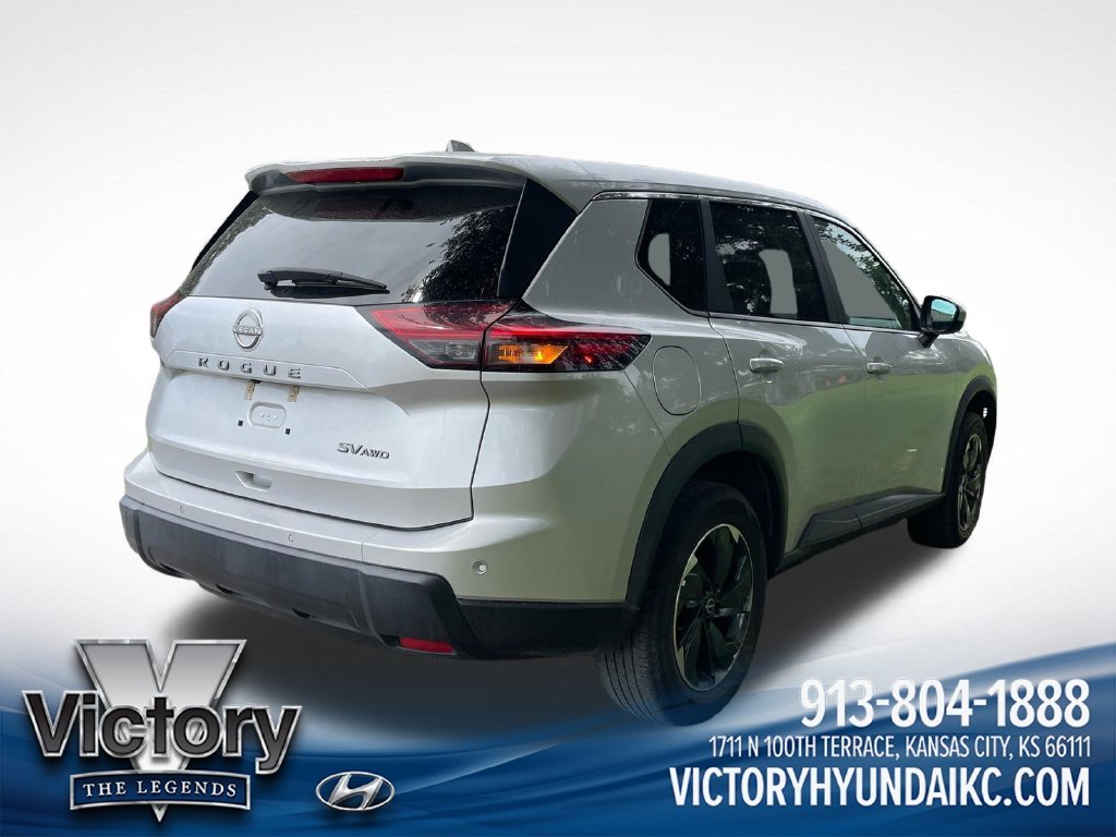 Used 2024 Silver Nissan SV image 4