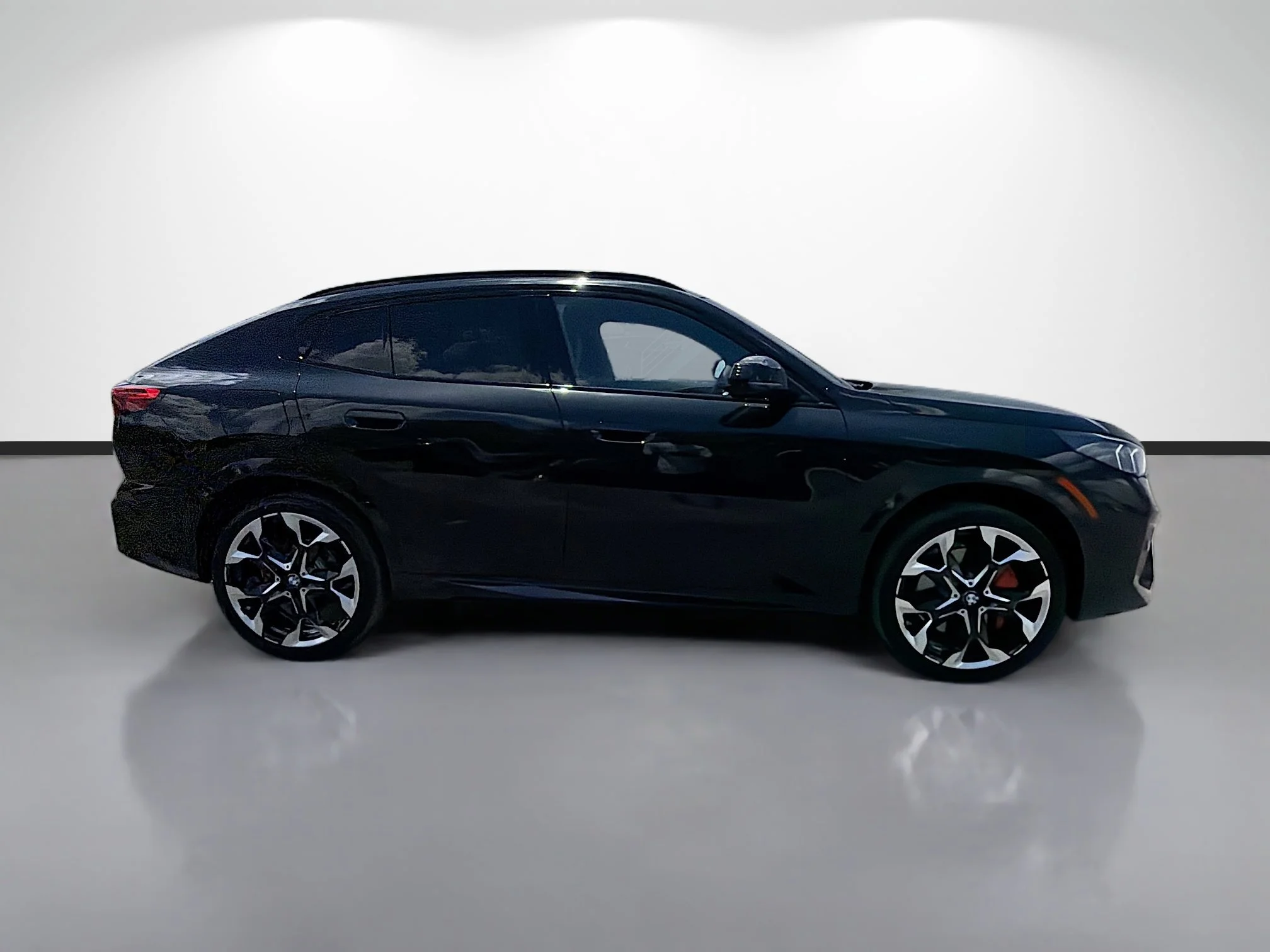 New 2026 Black Sapphire Metallic BMW xDrive28i image 2