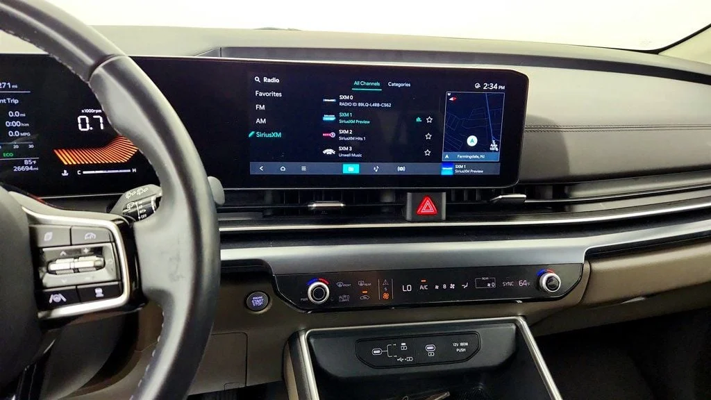 Used 2025 Snow White Pearl Kia LXS FWD image 17
