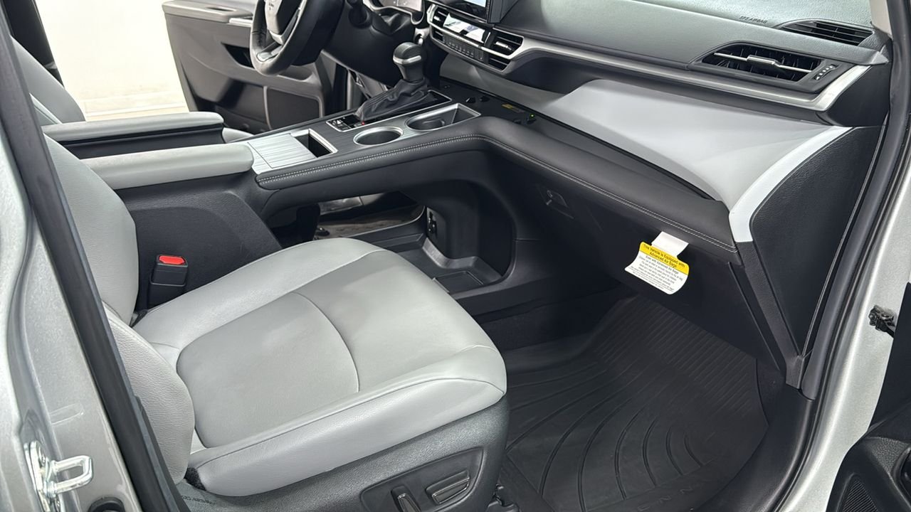 Used 2025 Silver Toyota XLE image 19