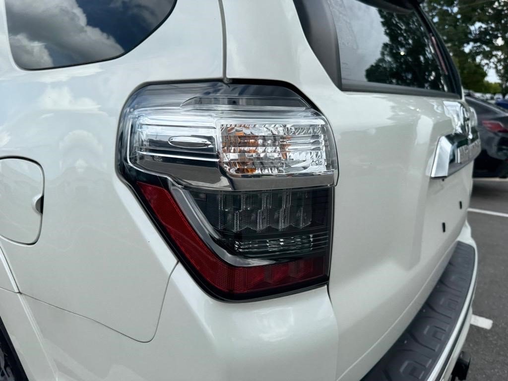 Used 2022 Blizzard Pearl Toyota Limited image 21