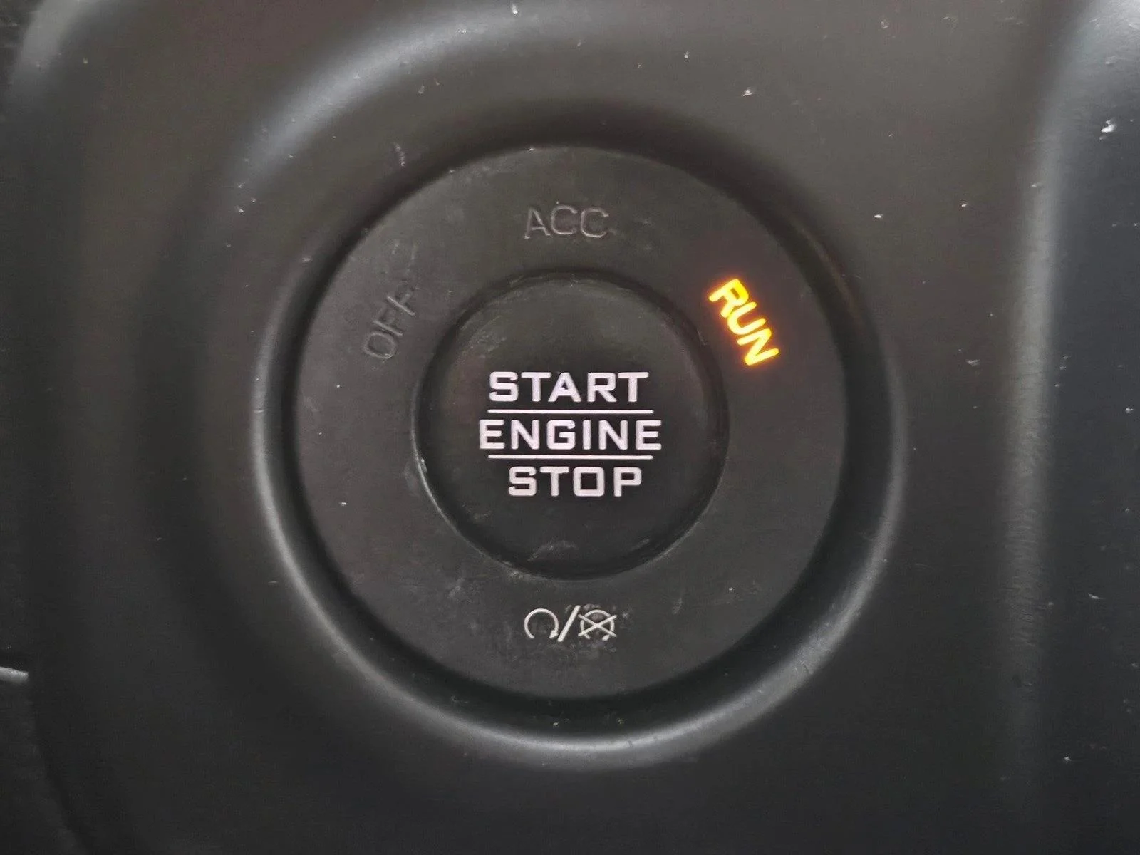 Used 2018 Bright White Clearcoat Jeep Sahara image 22