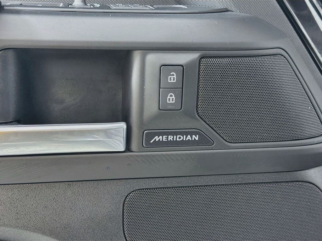 Used 2025 Black Land Rover S image 19