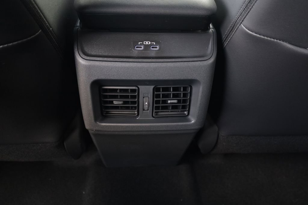New 2026 Wind Chill Pearl <sup>1</sup> Toyota  SE image 15
