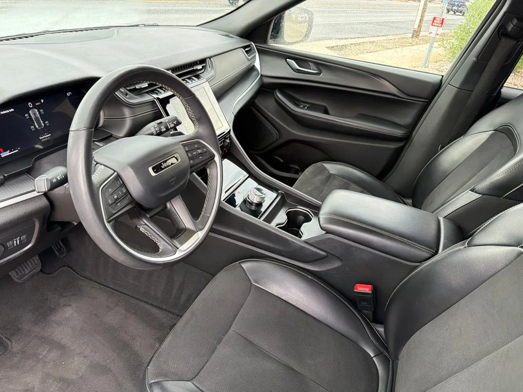 Used 2024 White Jeep Altitude image 8