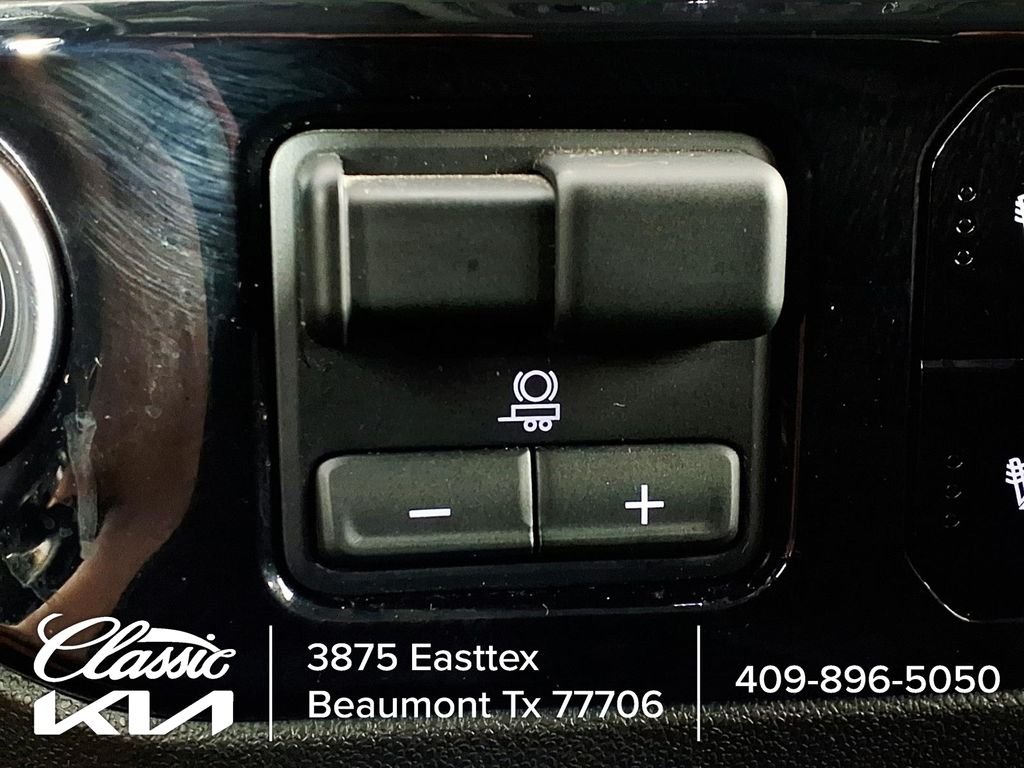Used 2025 Gray Chevrolet LT image 24