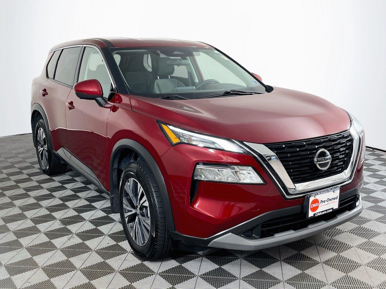 Used 2021 Scarlet Ember Tintcoat Nissan SV image 1