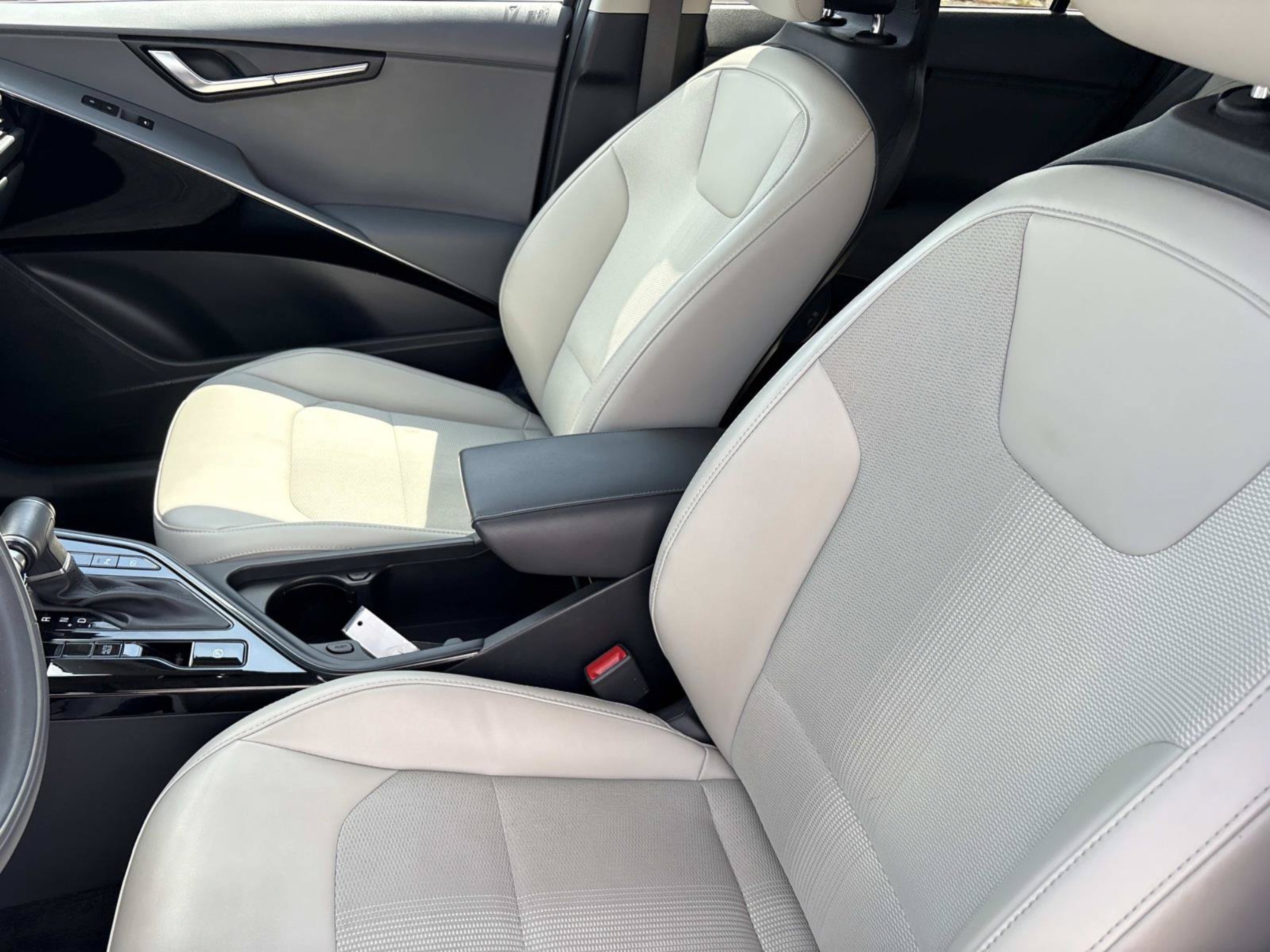 Used 2023 Graphite Gray Kia EX Touring image 24
