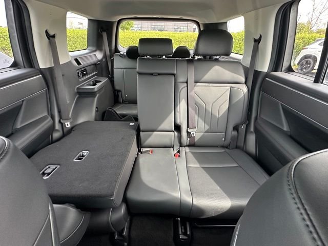 Used 2024 Silver Hyundai SEL image 27