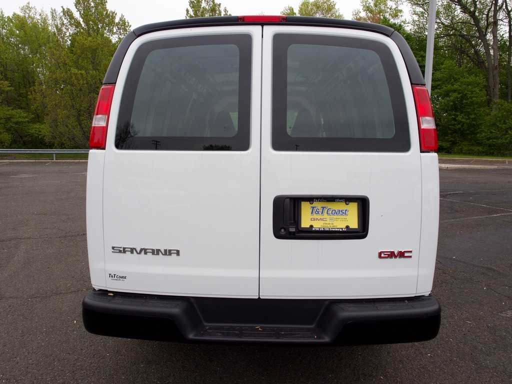 New 2026 Summit White GMC Work Van image 7