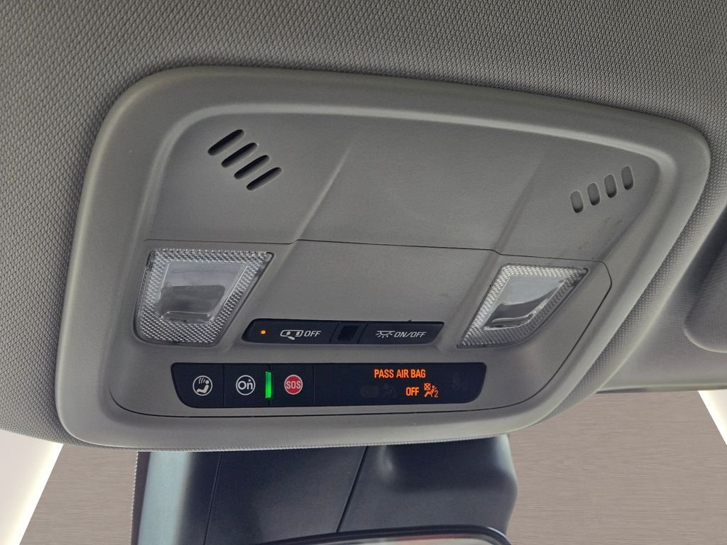 Used 2025 Black Chevrolet LT image 27