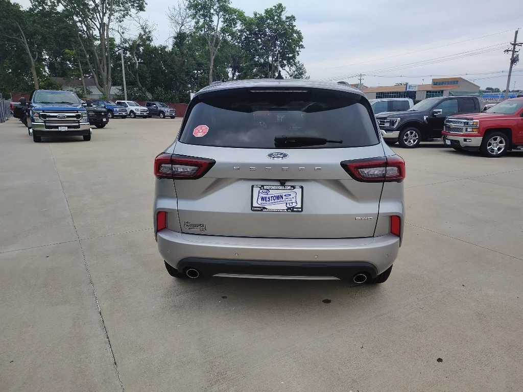 Used 2024 Iconic Silver Metallic Ford ST-Line image 6