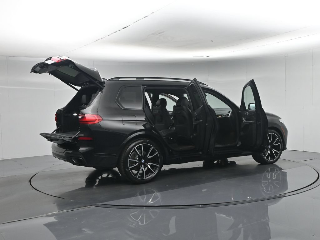Used 2020 Black BMW xDrive40i image 6