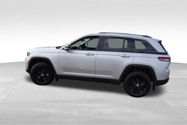 Certified Used 2022 Silver Jeep Limited image 9