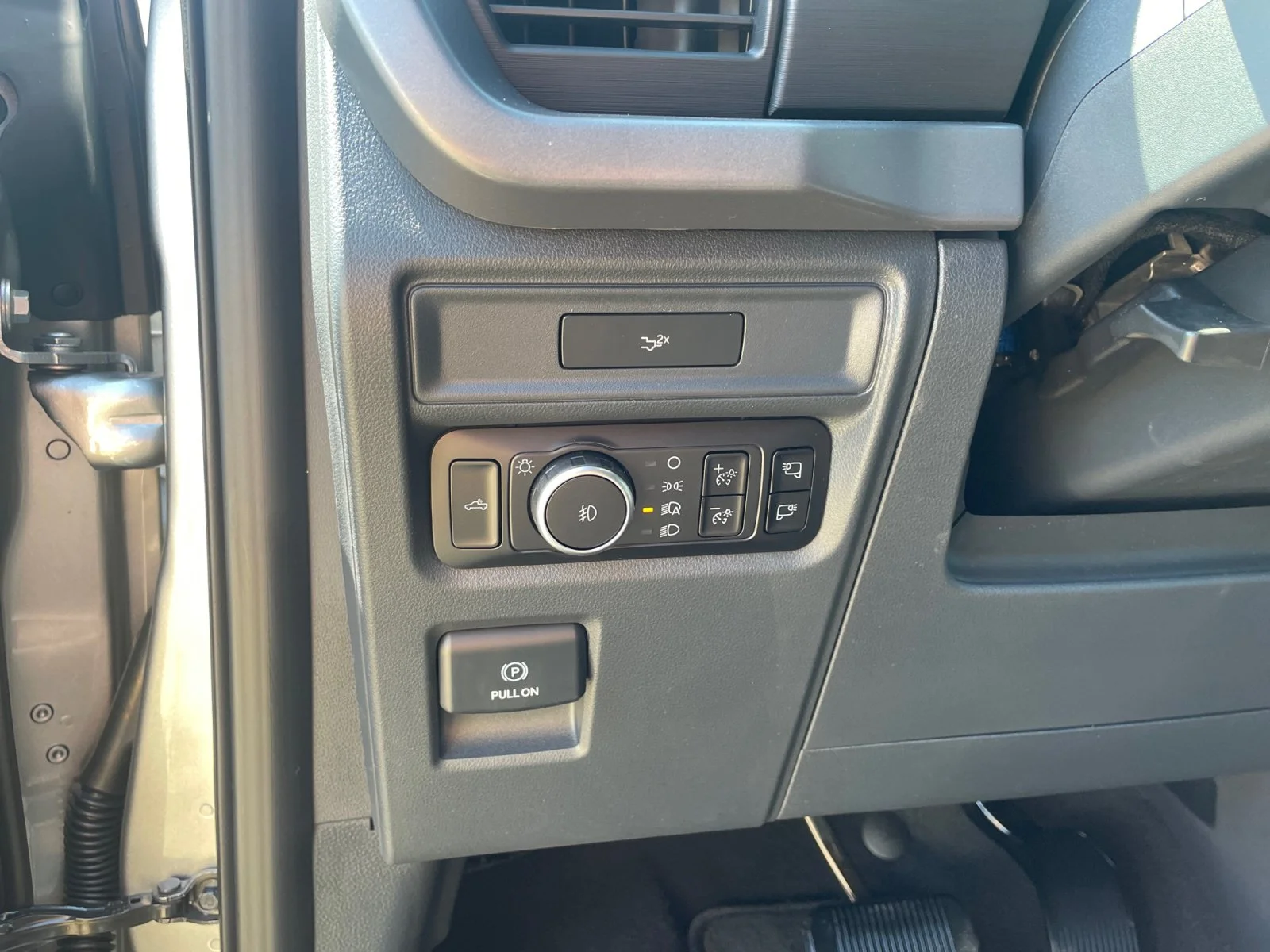 New 2026 Iconic Silver Metallic Ford XLT image 16
