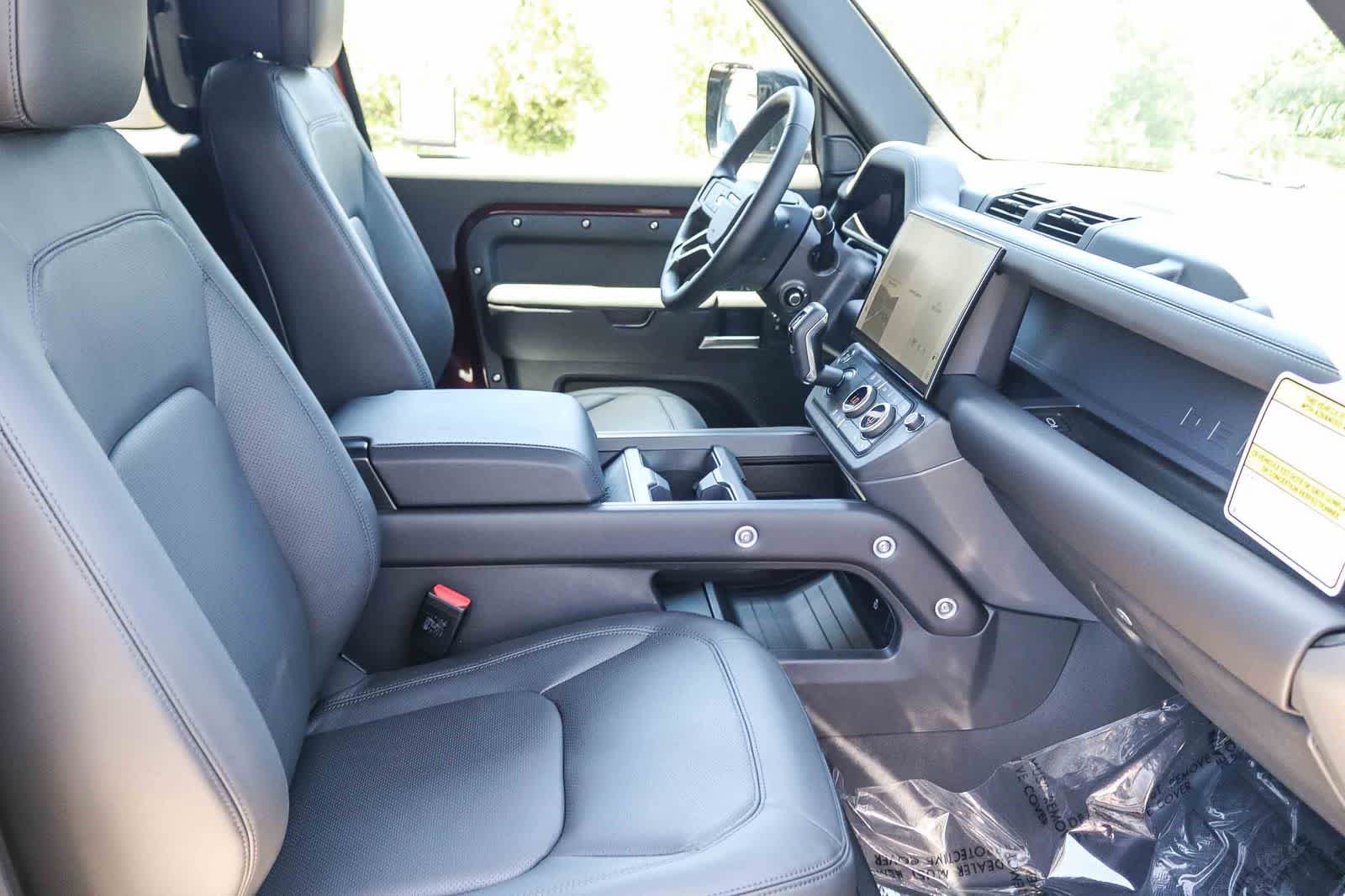 New 2026 Sedona Red Land Rover X-Dynamic SE image 15