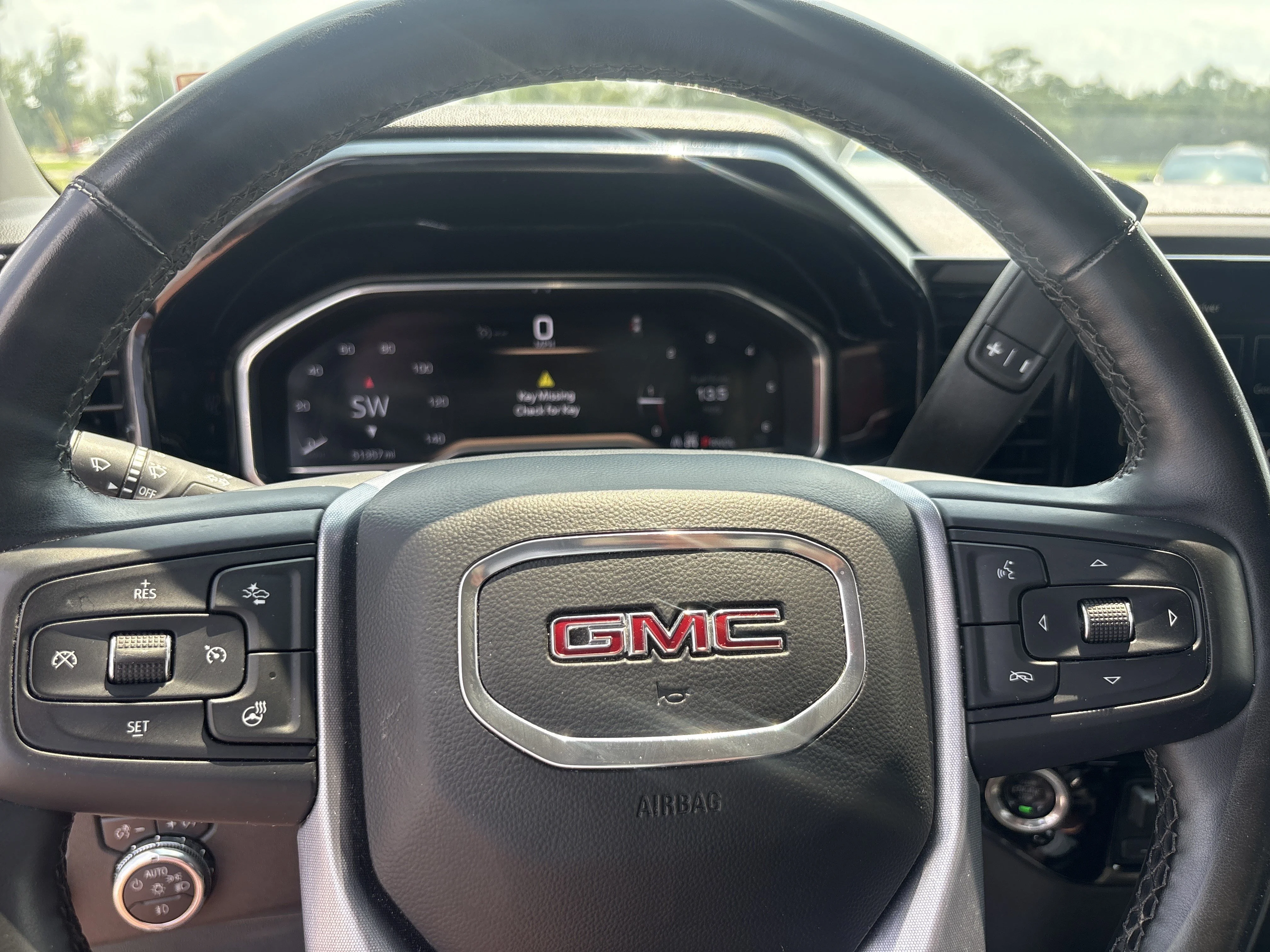 Used 2025 Summit White GMC SLT image 15