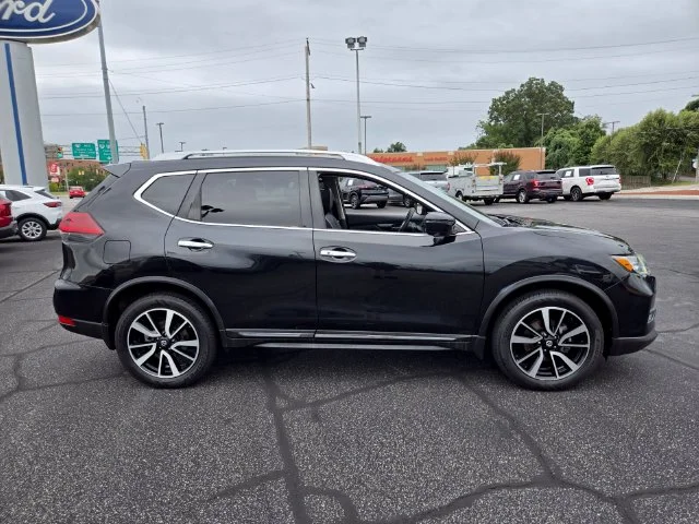 Used 2019 Black Nissan SL image 9