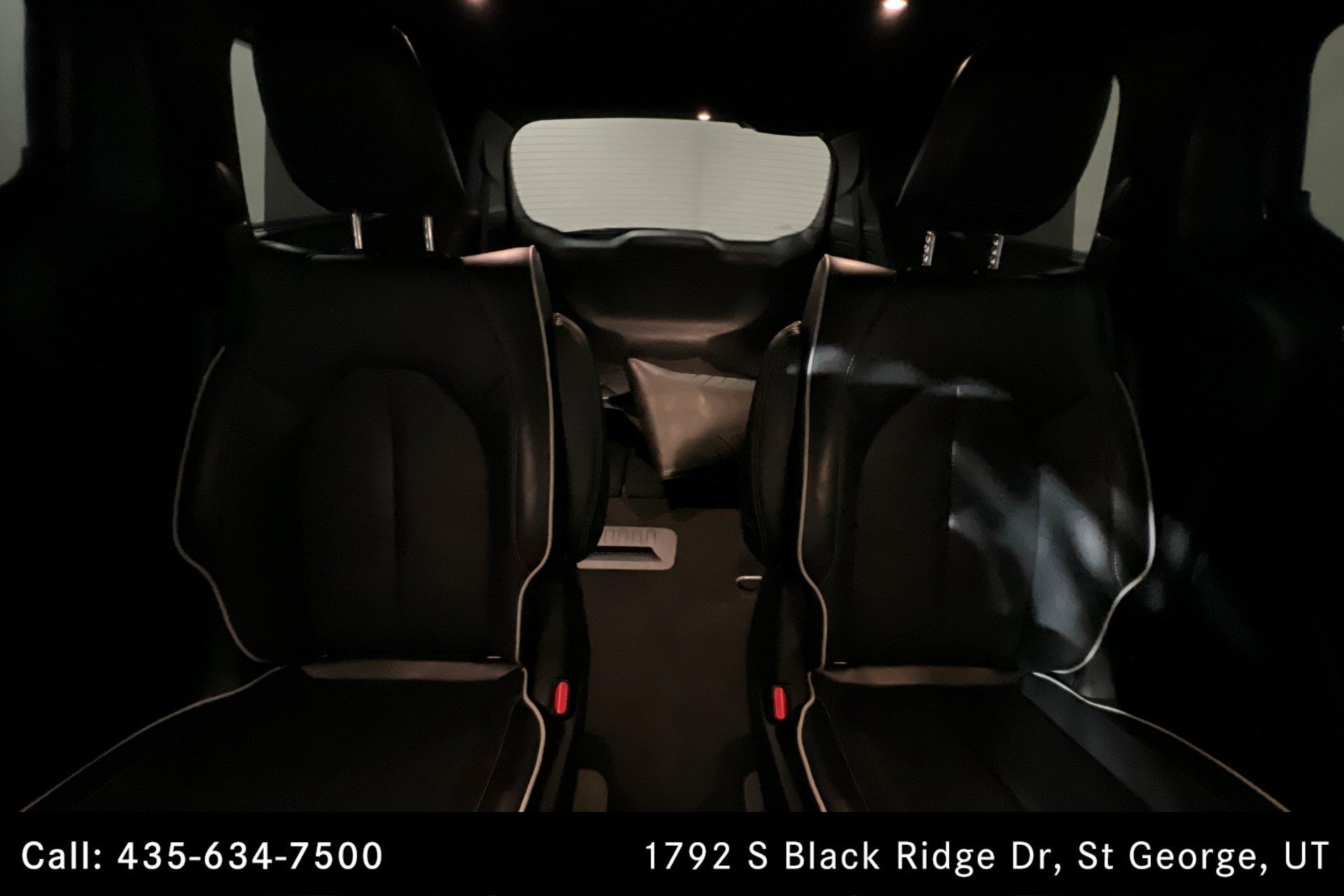 Used 2023 Ceramic Gray Clearcoat Chrysler Hybrid Limited image 25
