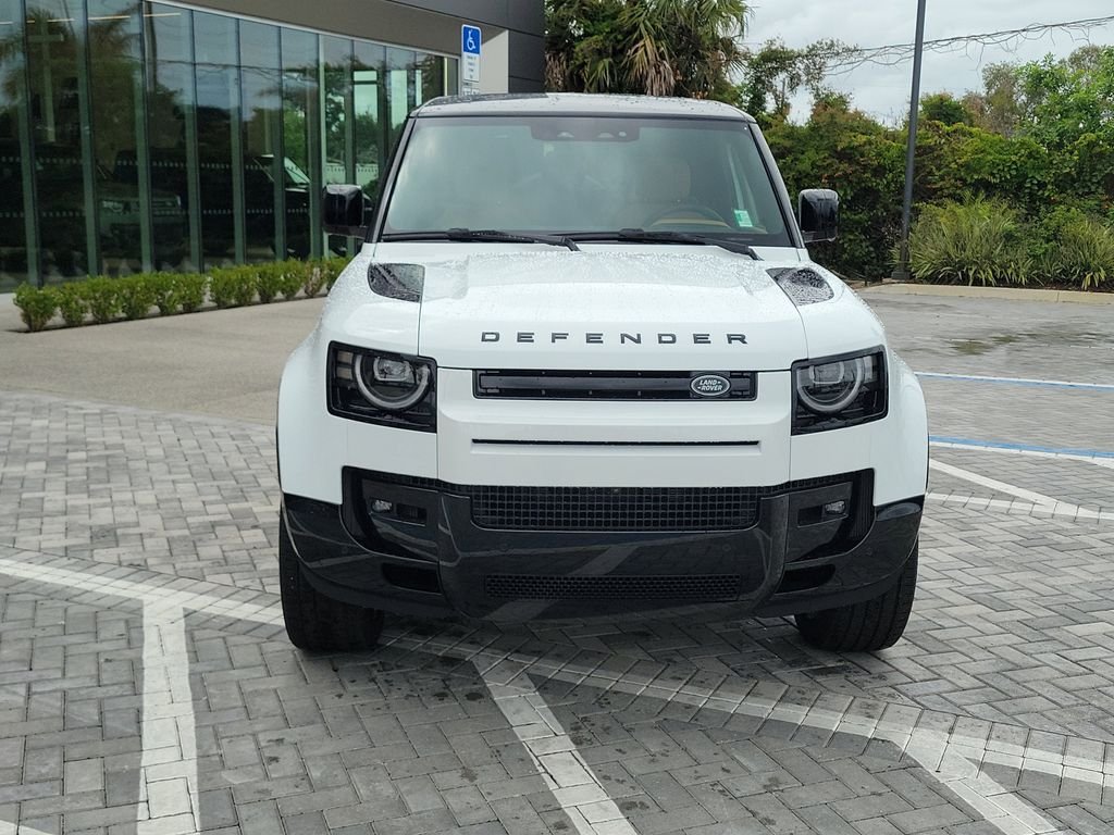New 2026 Fuji White Land Rover V8 image 8
