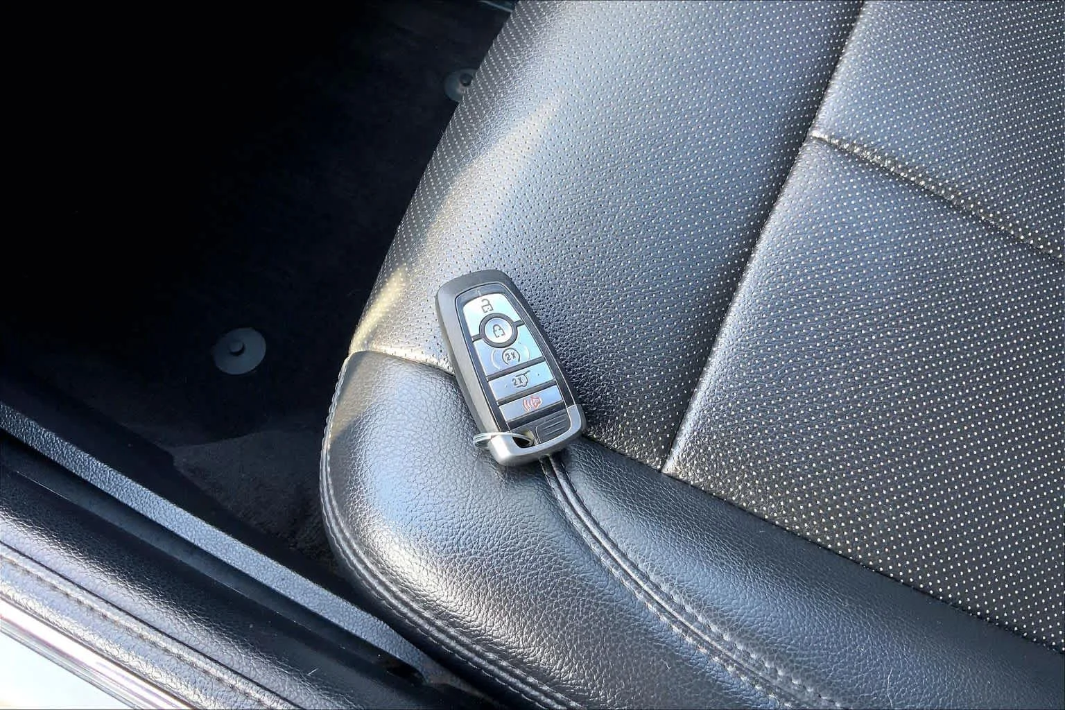 Used 2020 Oxford White Ford XLT image 15
