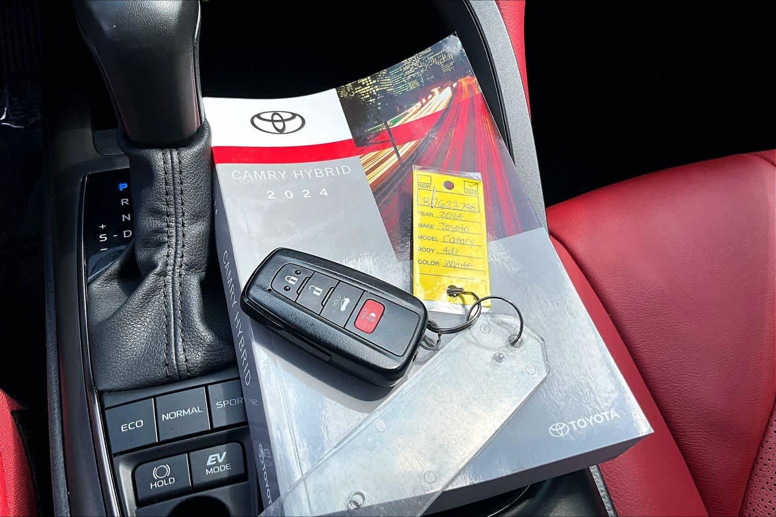 Used 2024 Wind Chill Pearl Toyota Hybrid XSE image 15