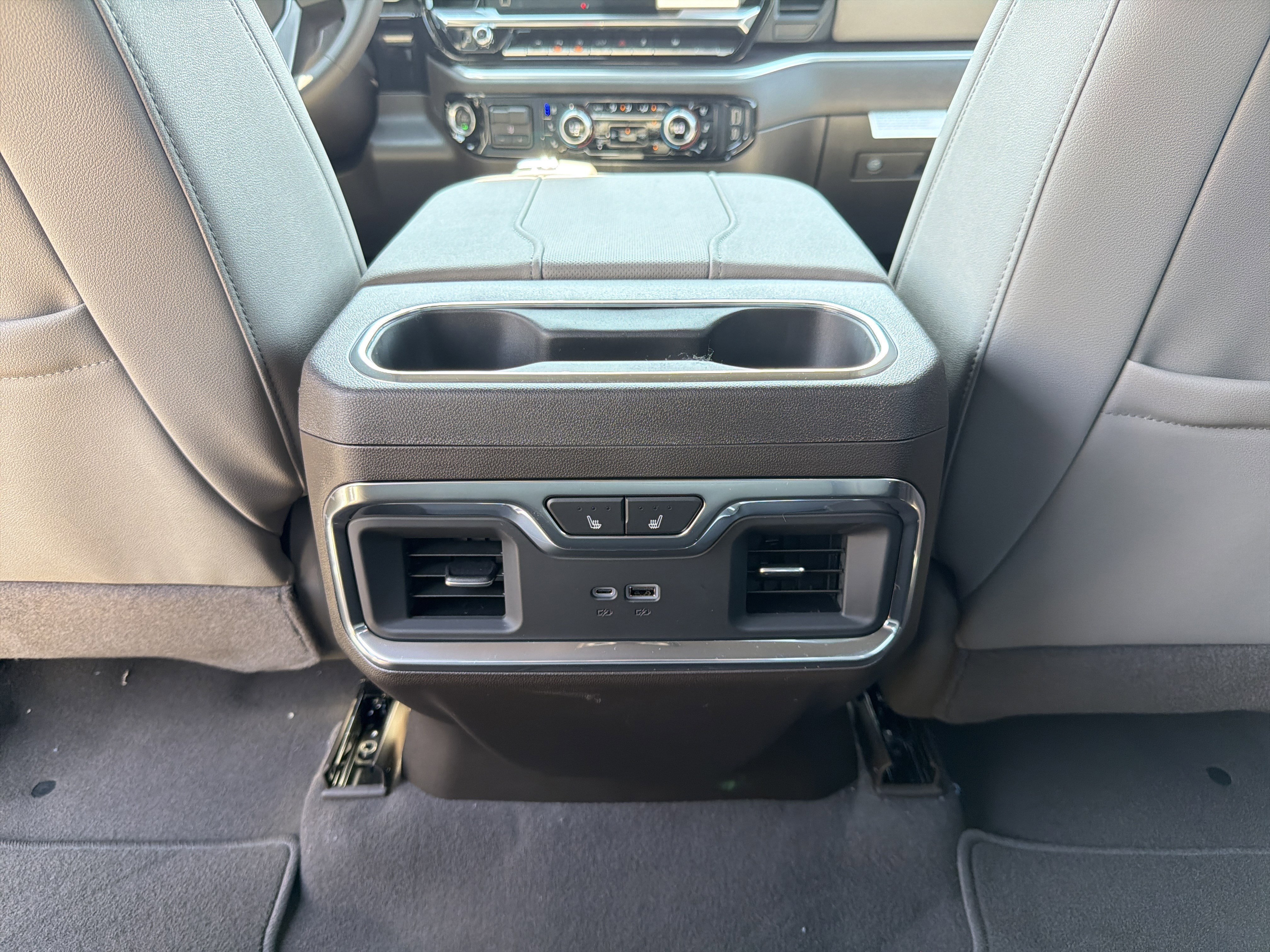 2026 GMC Sierra 1500 SLT - Photo 24