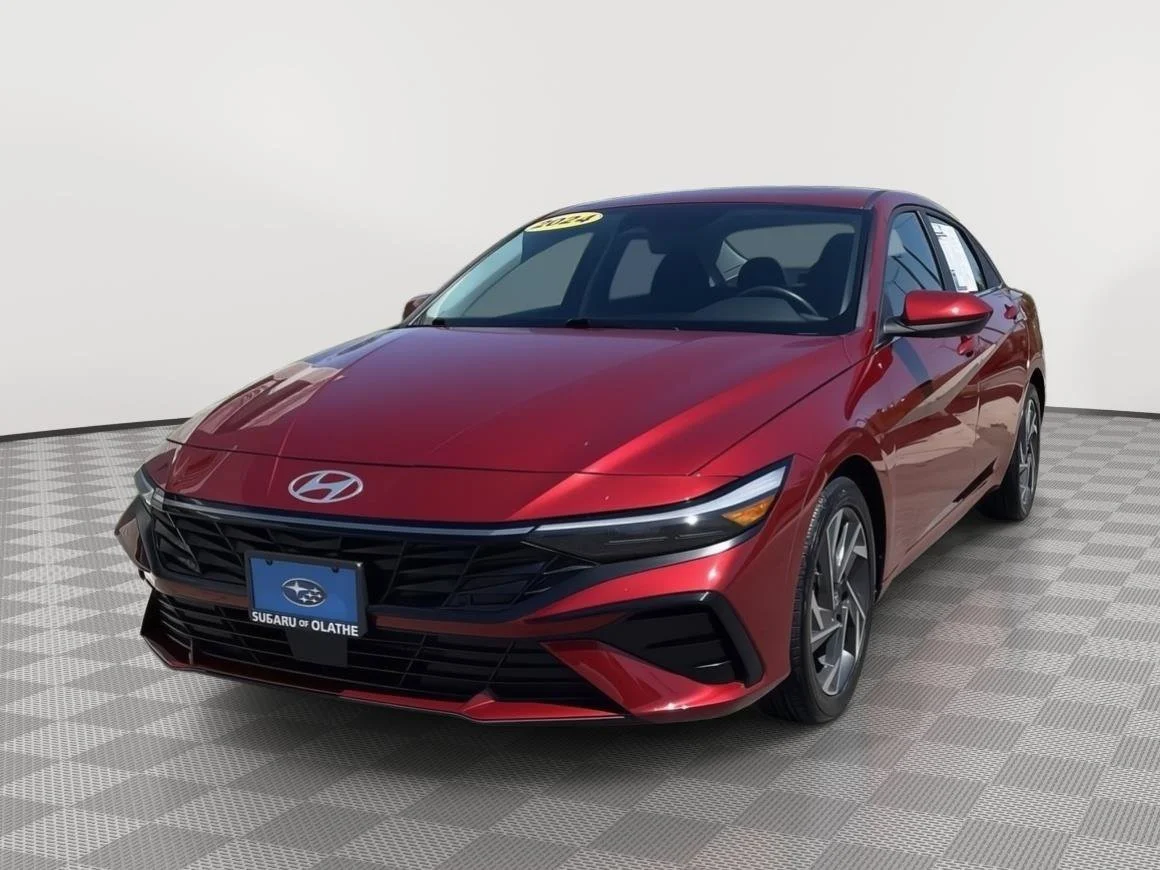 Used 2024 Ultimate Red Hyundai SEL image 15