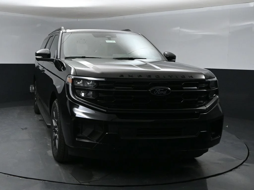New 2026 Black Ford Platinum image 6