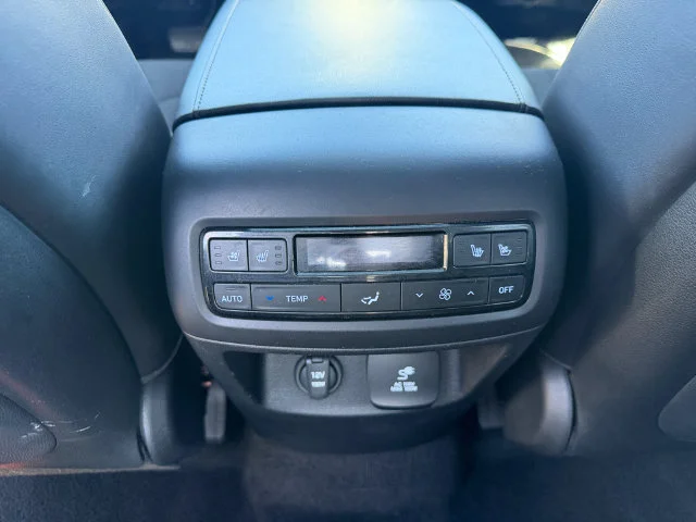 Used 2024 White Hyundai Calligraphy Night Edition image 28