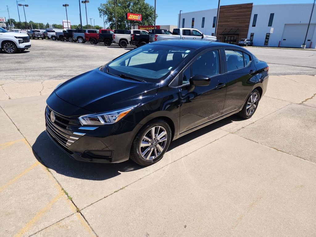 Used 2023  Nissan SV image 4