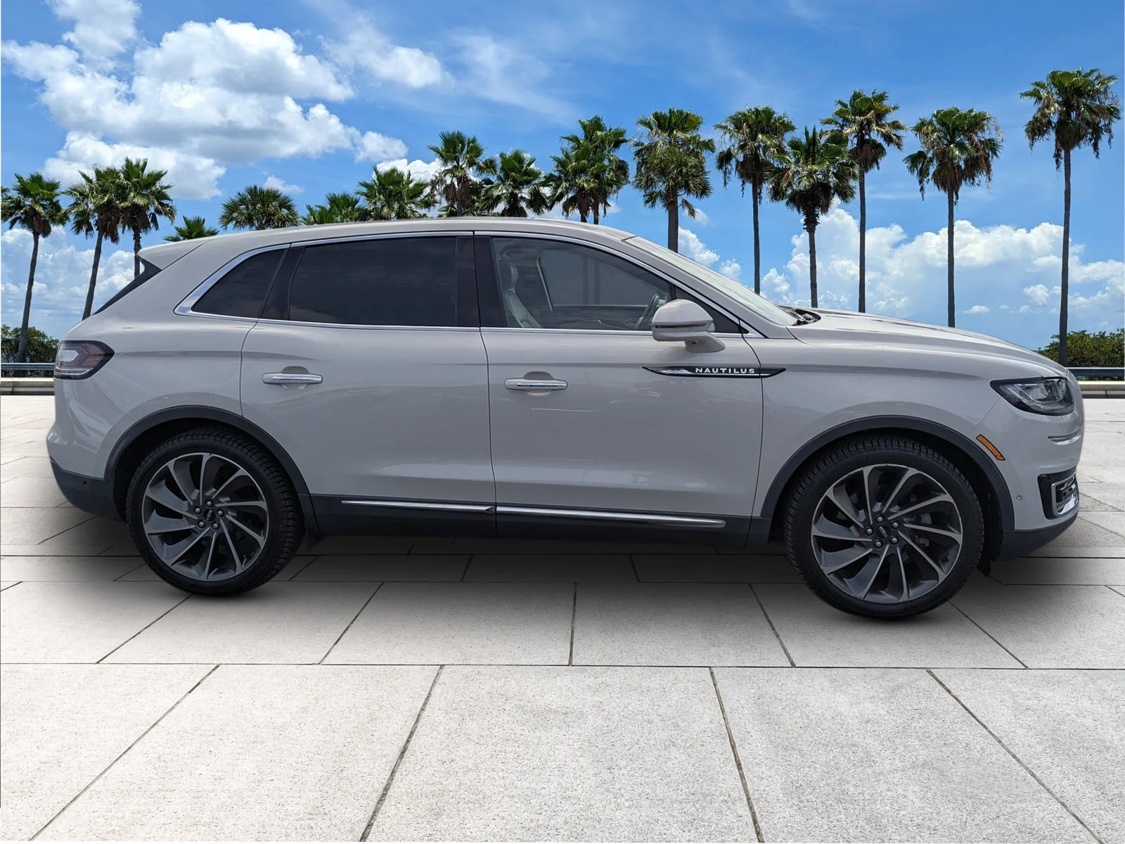 Used 2019 Ceramic Pearl Metallic Tri-Coat Lincoln Reserve image 9