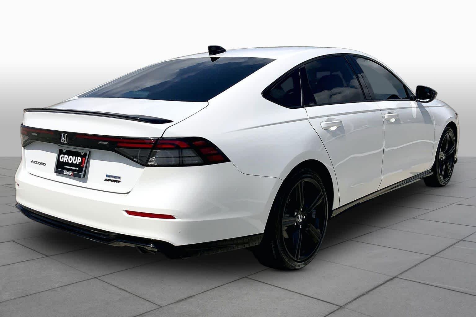 Used 2025 Platinum White Pearl Honda Sport-L image 13