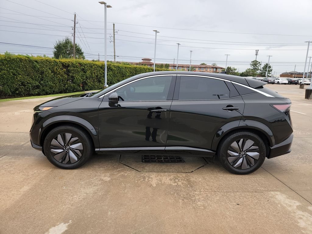 Certified Used 2023 Black Nissan ENGAGE image 8