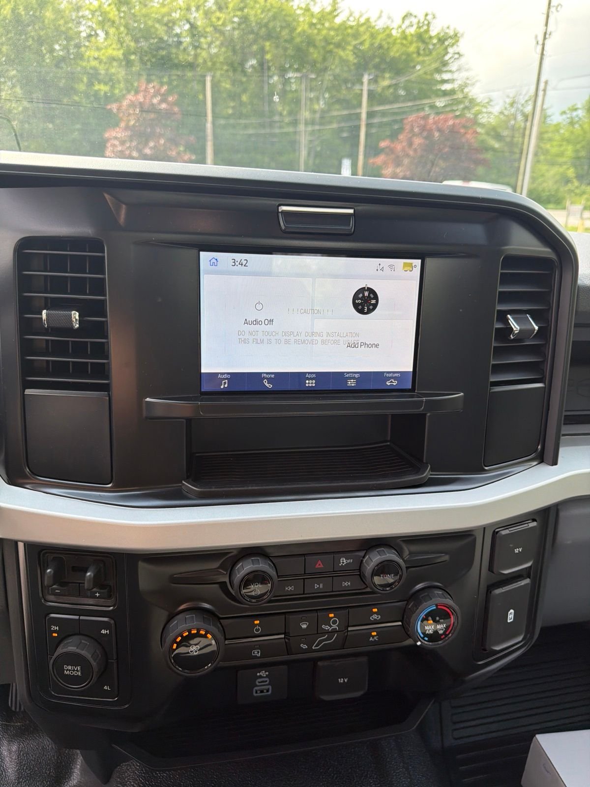New 2026 Oxford White Ford F-550® XL image 20