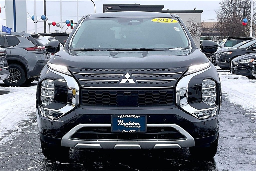 2024 MITSUBISHI OUTLANDER - Image 1