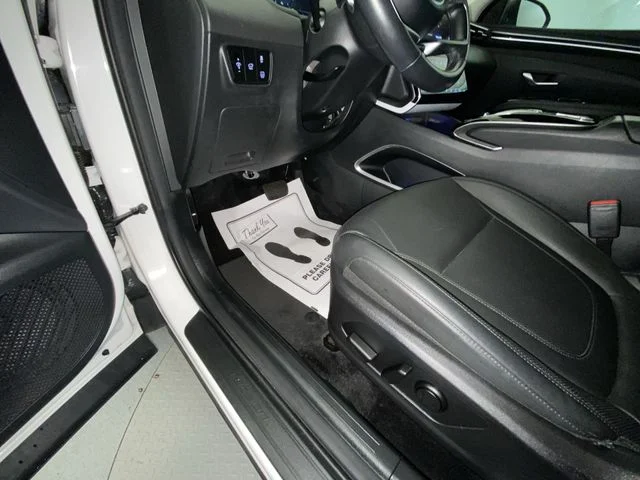 Used 2023 White Hyundai SEL Convenience image 12