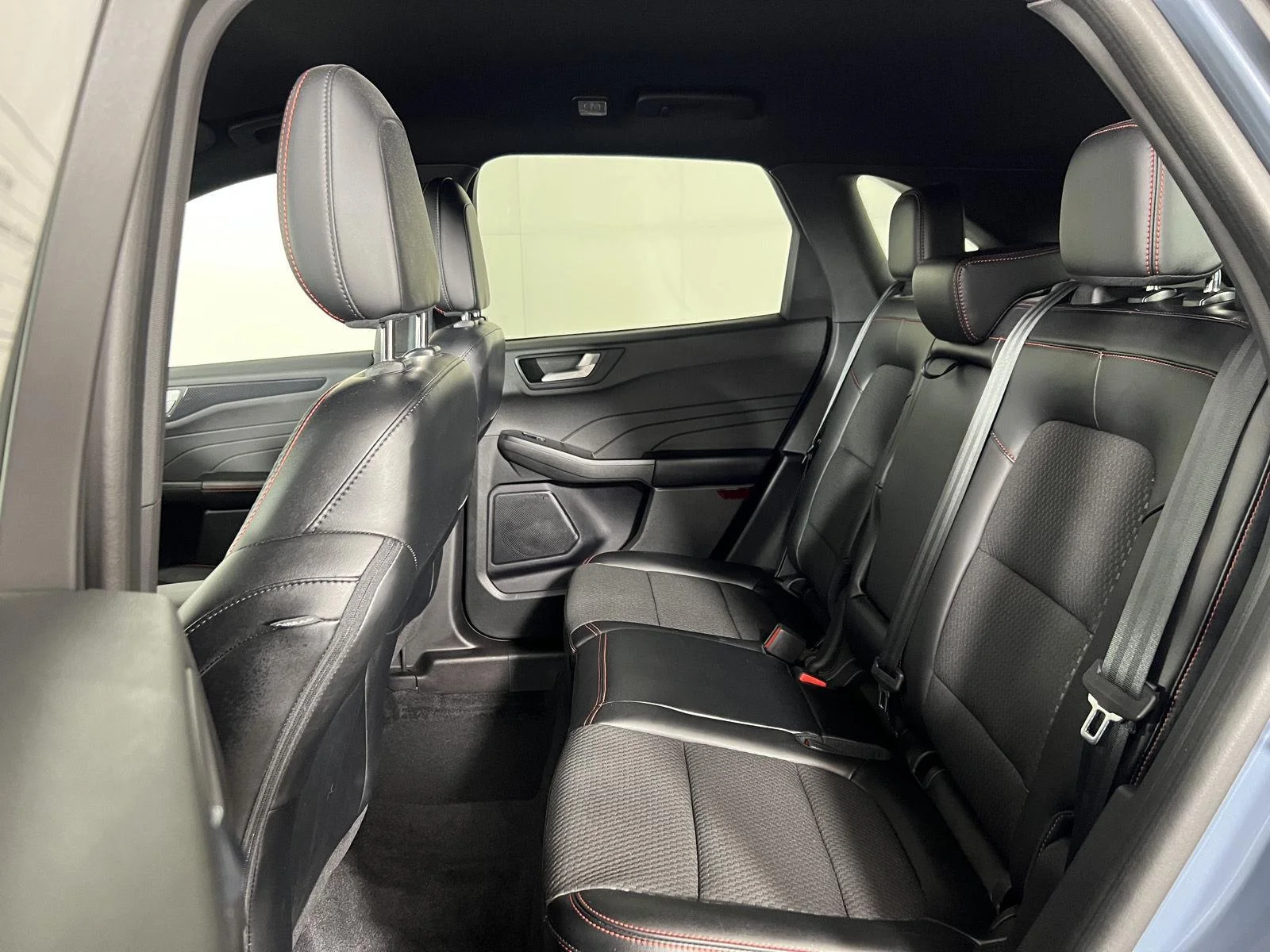 Used 2023 Vapor Blue Ford ST-Line image 9